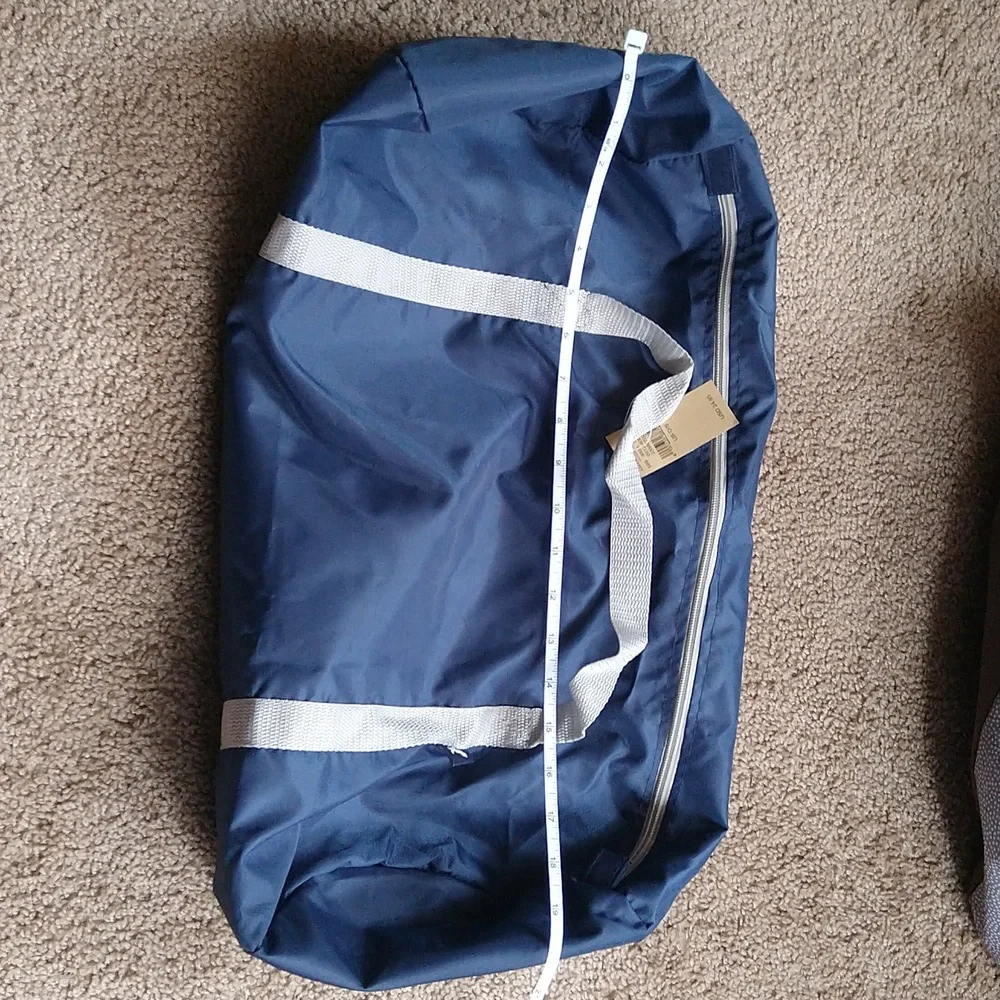 American Eagle nylon duffle bag. NWT! - Picture 5 of 5